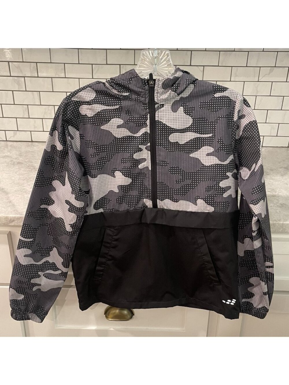 New BCG Jacket Boys Medium 10/12 Black‎ Gray Camo Windbreaker Hoodie